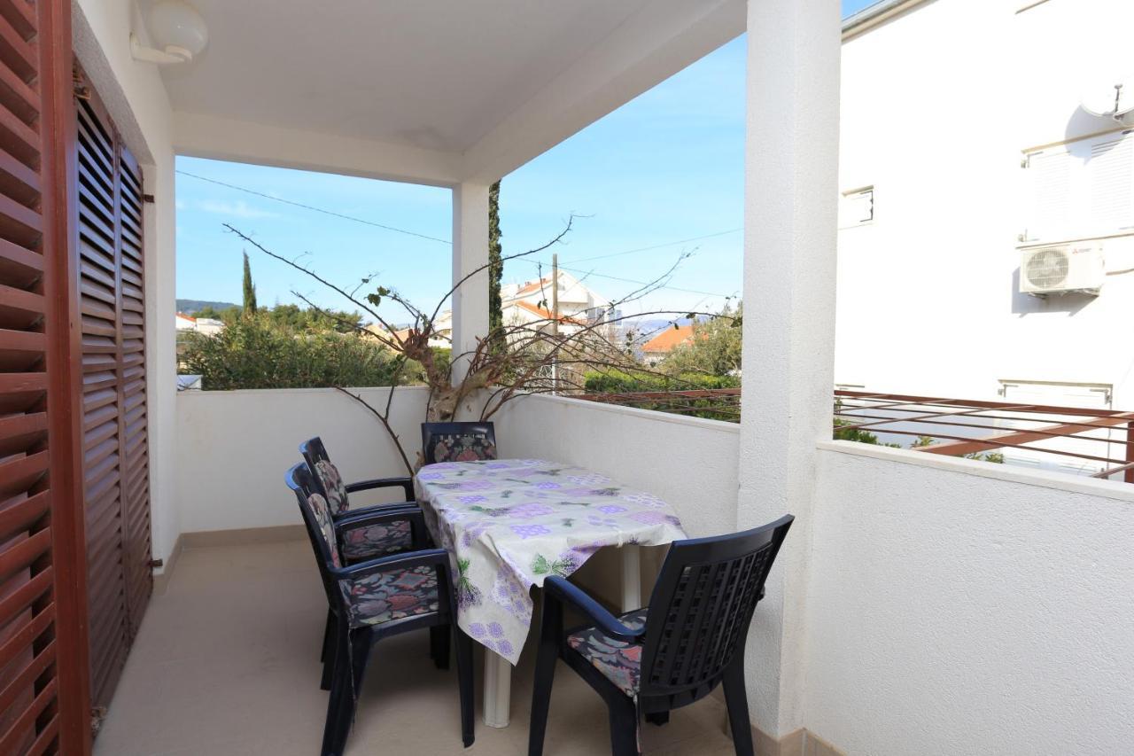 Apartments By The Sea Slatine, Ciovo - 16345 Buitenkant foto